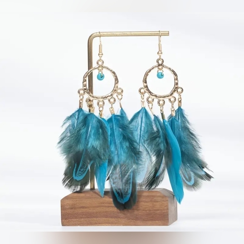 NEW Elegant Feather Drop Earrings With Golden Accents NIP